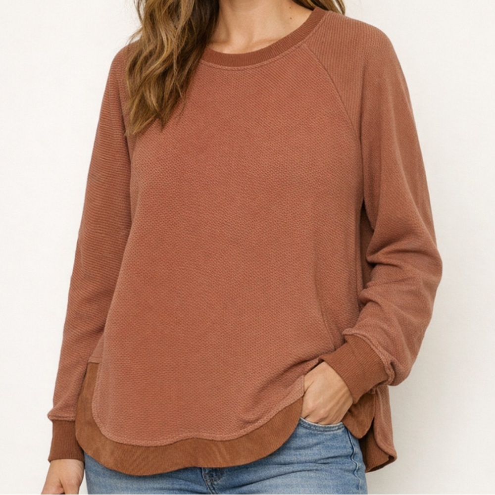 Betsey’s Boutique Shop Women’s Brown Ribbed Sweatshirt Top - Size Large